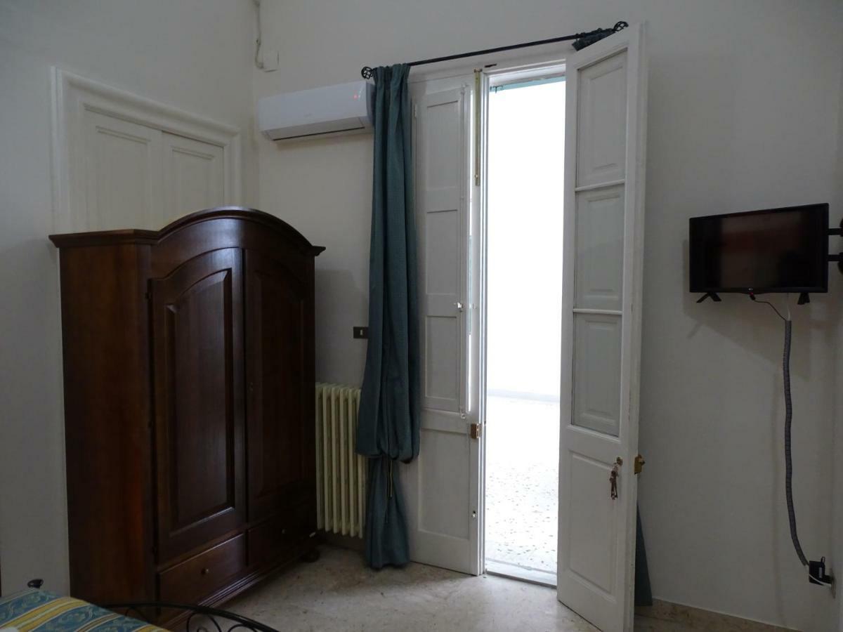 B&B New Antico Palazzo Парабіта Екстер'єр фото